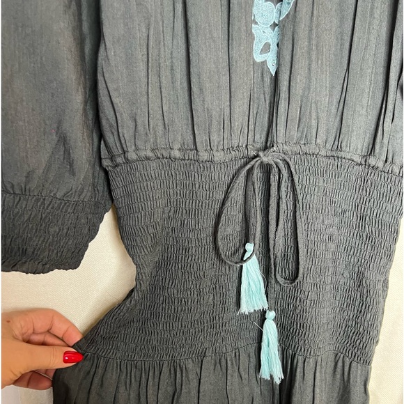 Bahamian style dress by Miss June Paris. - Picture 7 of 14